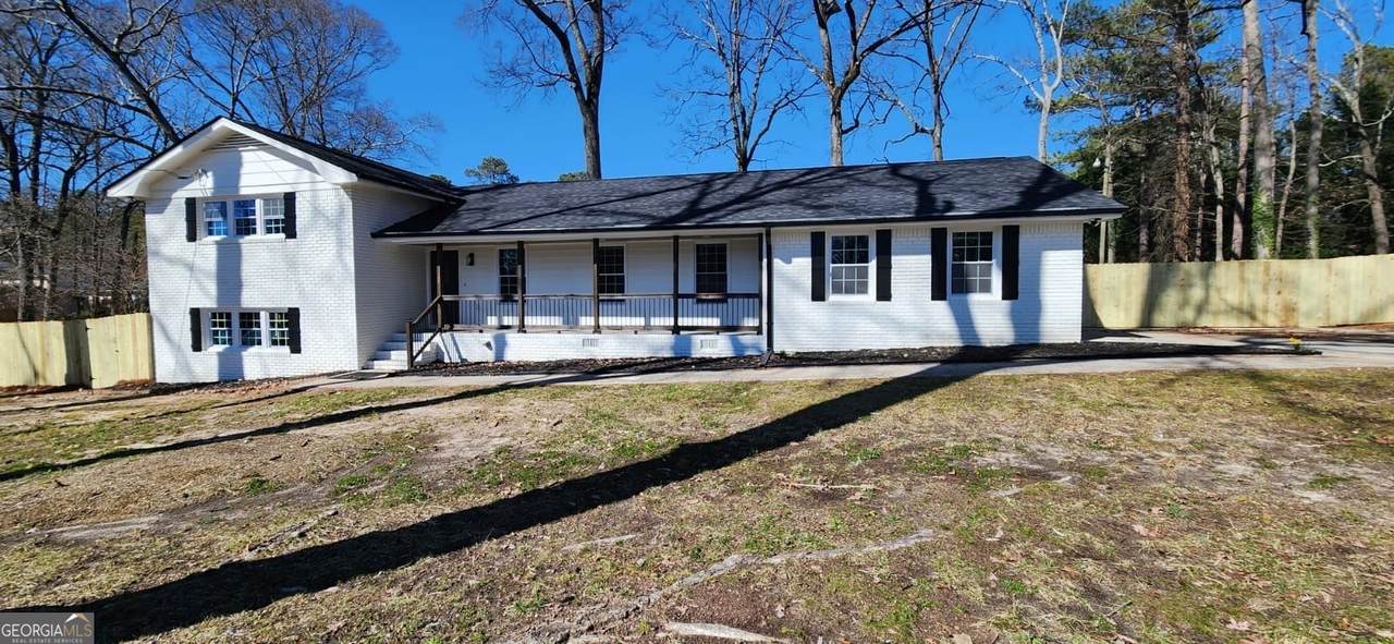 1390 White Oak Street - Photo 1