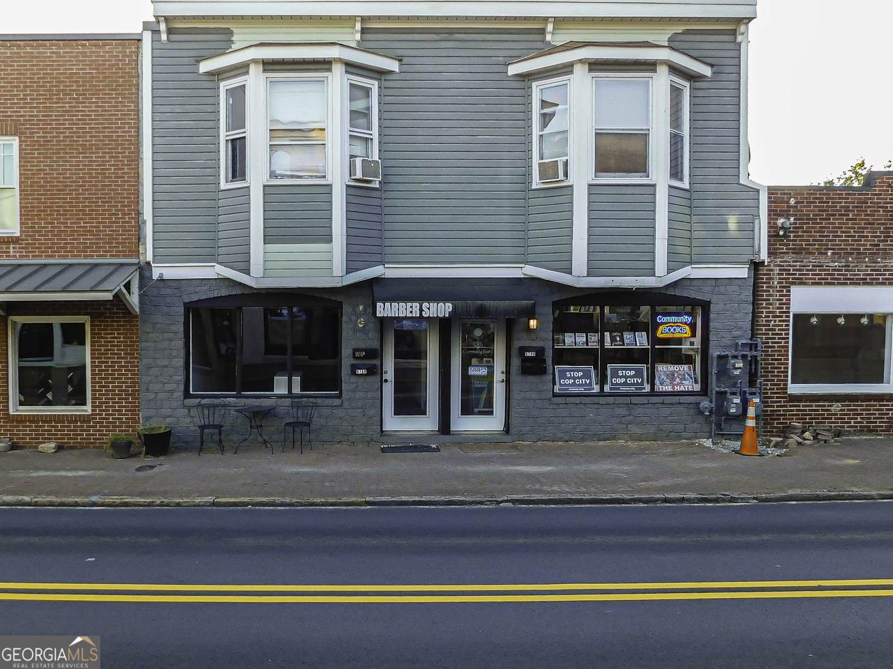 976 Main Street - Photo 1