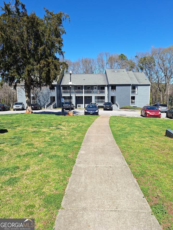 407 Northlake Drive - Photo 1