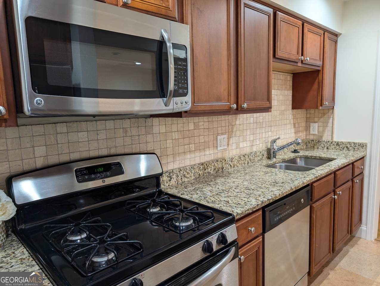 6980 Roswell - Photo 1