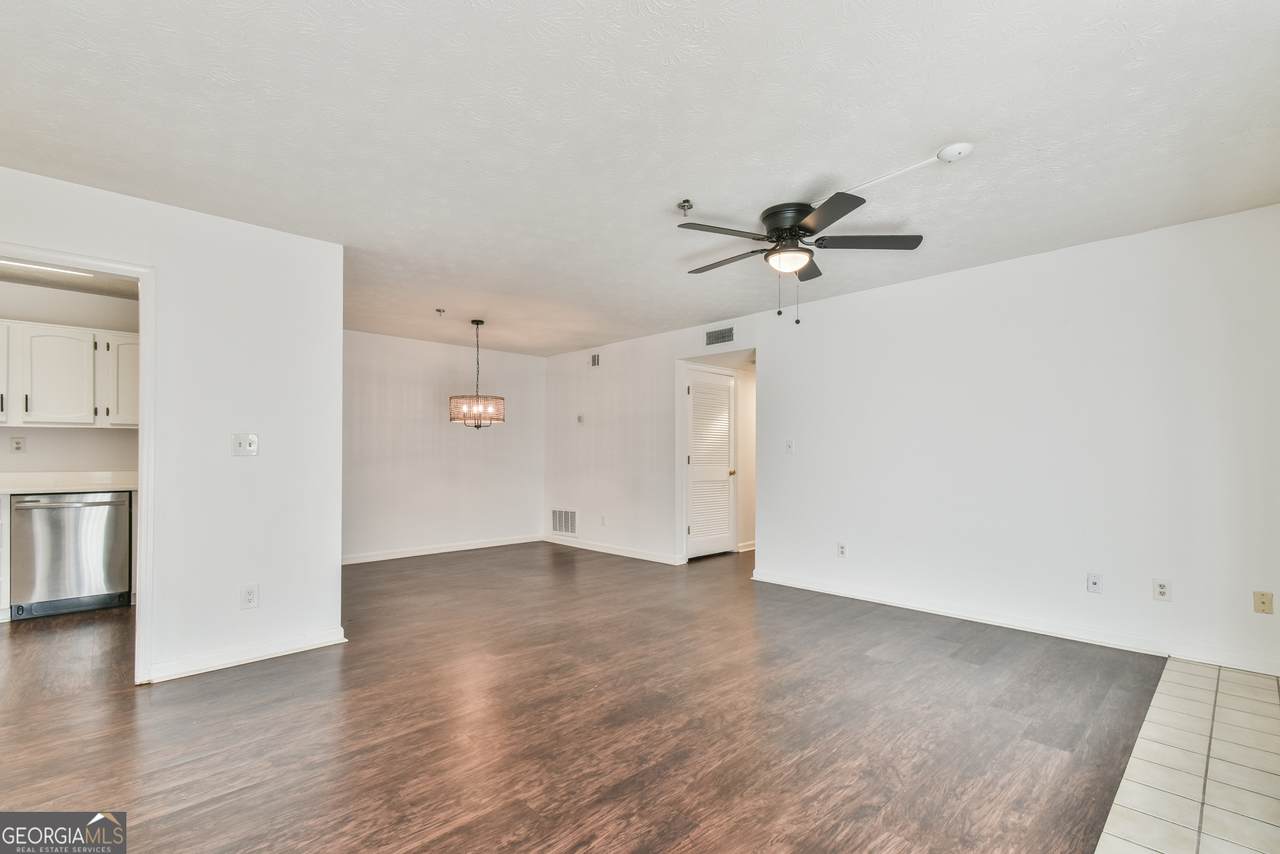 808 Riverview Drive - Photo 1