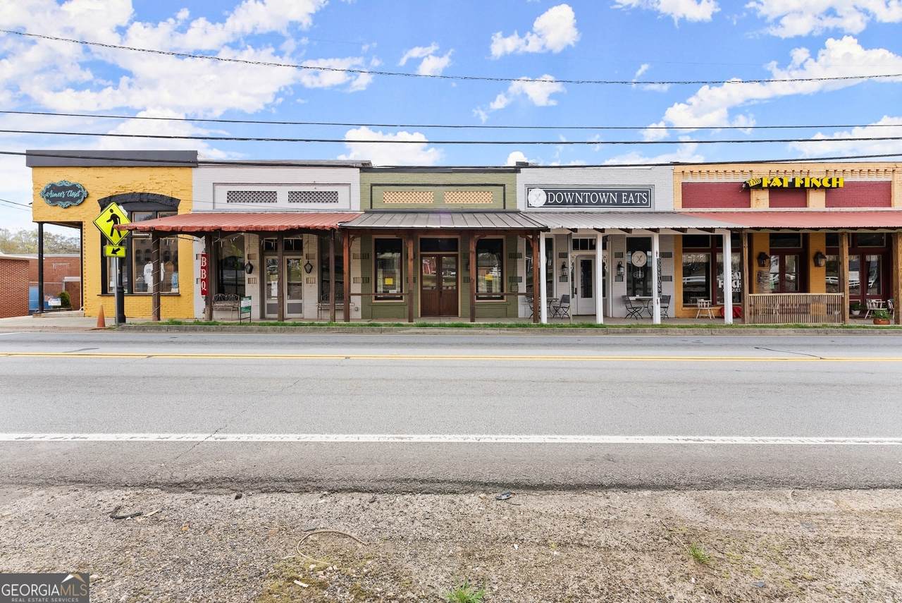 9159 Gillsville Road - Photo 1