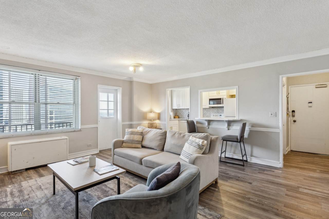 300 Peachtree Street - Photo 1