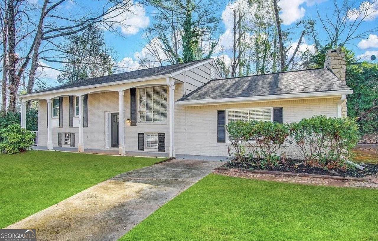 1704 Pine Glen Circle - Photo 1