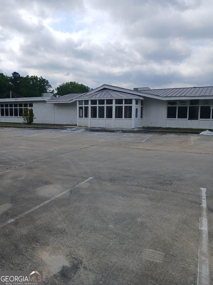 727 Harris Street - Photo 1