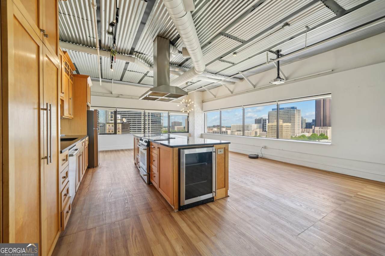 120 Ralph Mcgill Boulevard - Photo 1