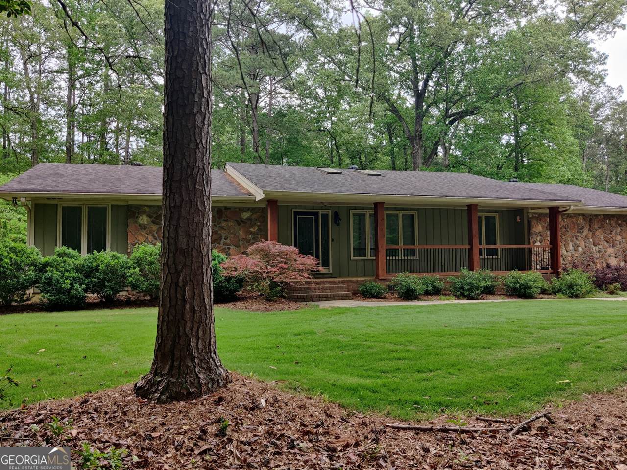 205 Aberdeen Drive - Photo 1