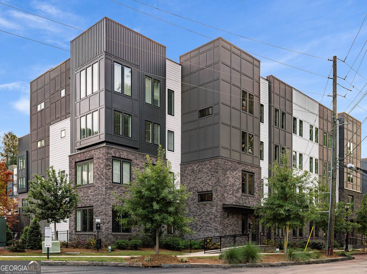 383 Grant Circle - Photo 1