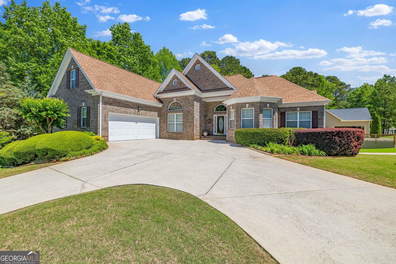 321 Vantage Drive - Photo 1