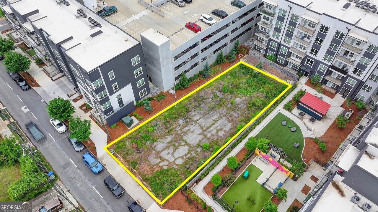 717 Fraser Street - Photo 1
