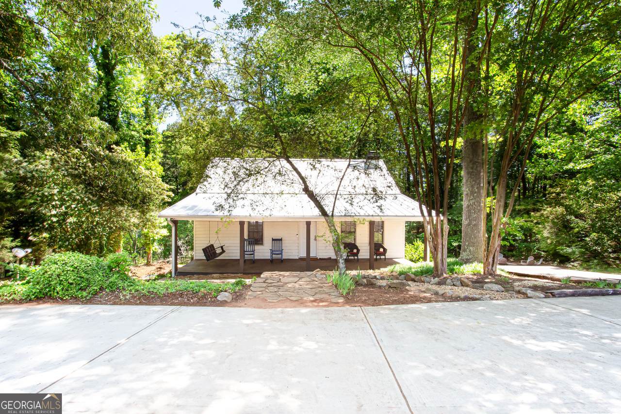 1700 Jimmy Daniel Road - Photo 1