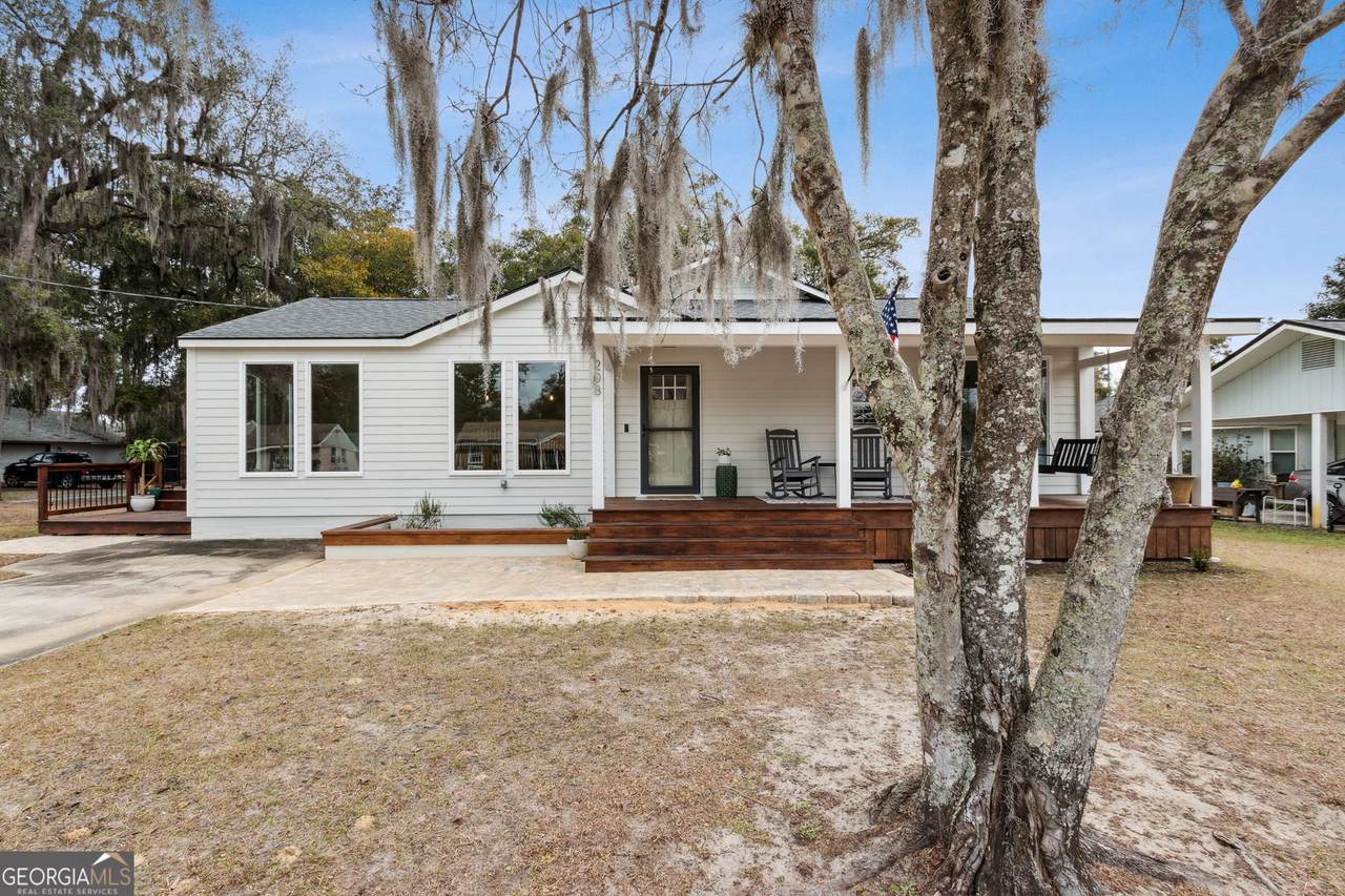 208 Bishop Circle - Photo 1