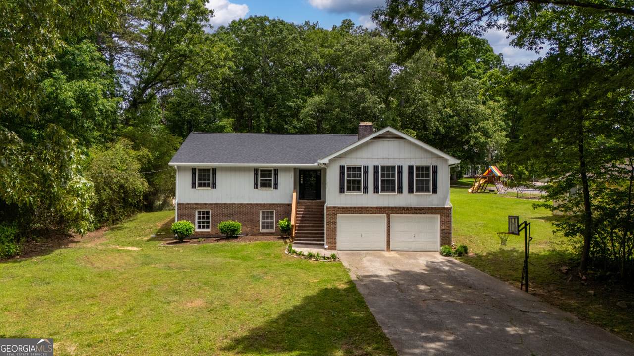 121 Stonewood Drive - Photo 1