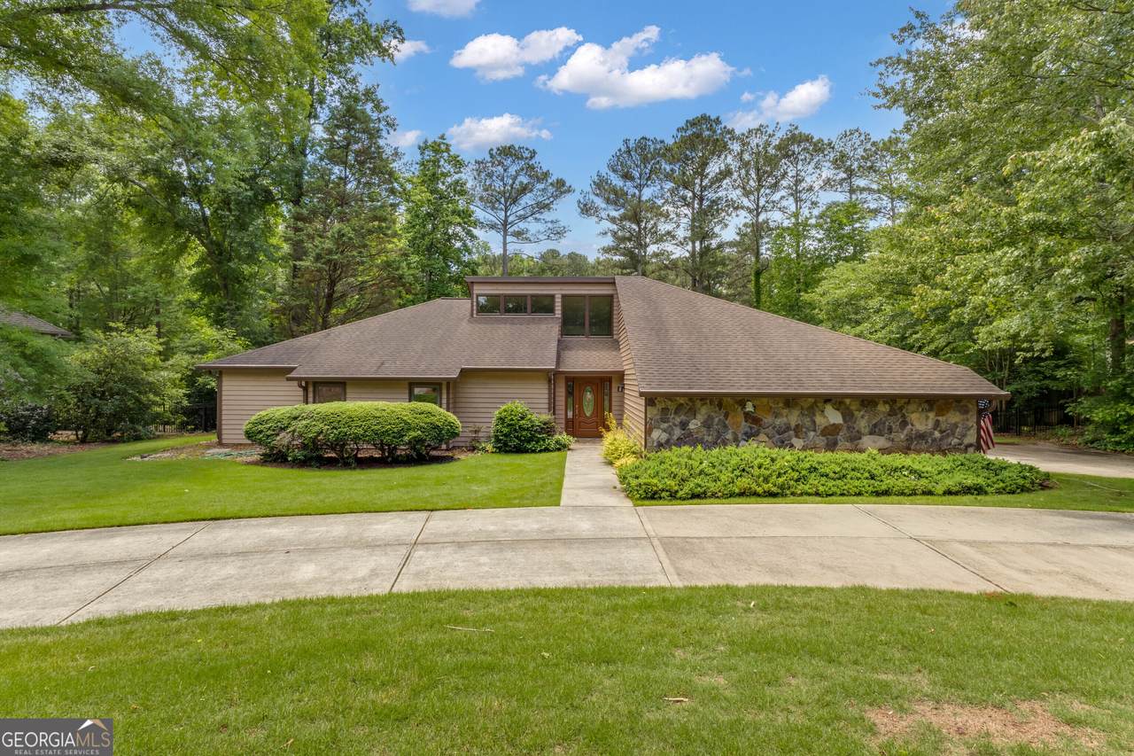 105 Gleneagles Point - Photo 1