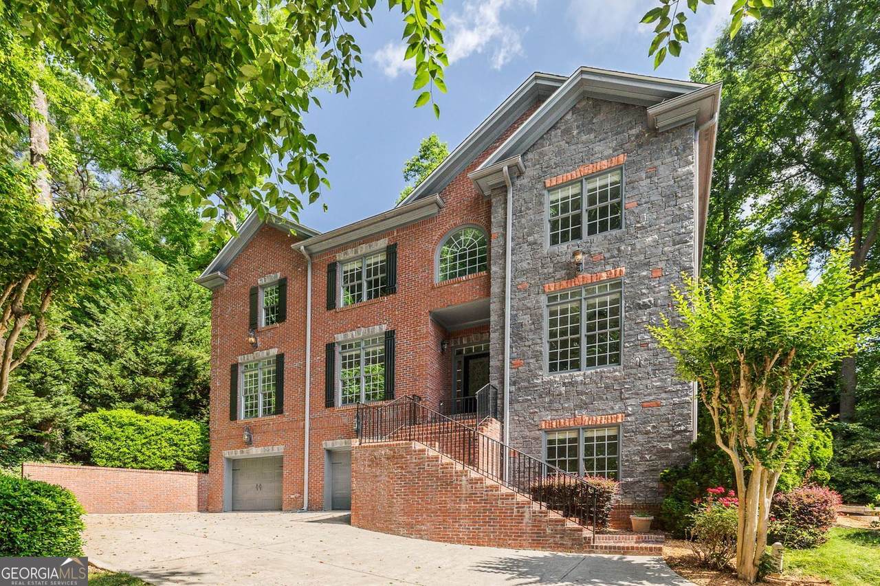 576 Cliftwood Court - Photo 1