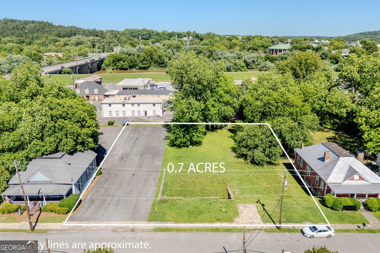 514 Avenue A - Photo 1