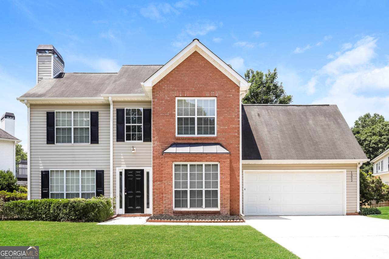 1352 Vine Circle - Photo 1