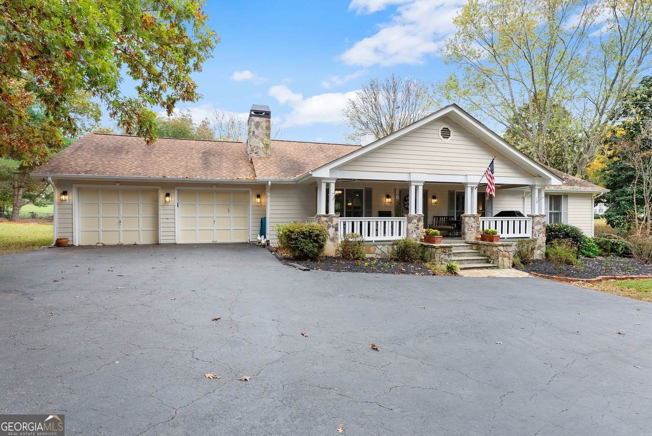 231 Doug Allison Heights - Photo 1