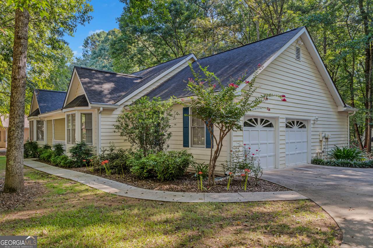360 Oakland Circle - Photo 1