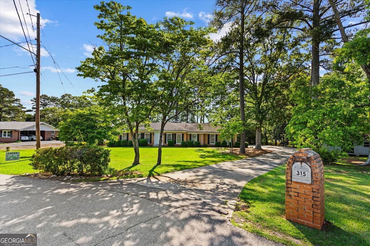 315 Burke Circle - Photo 1