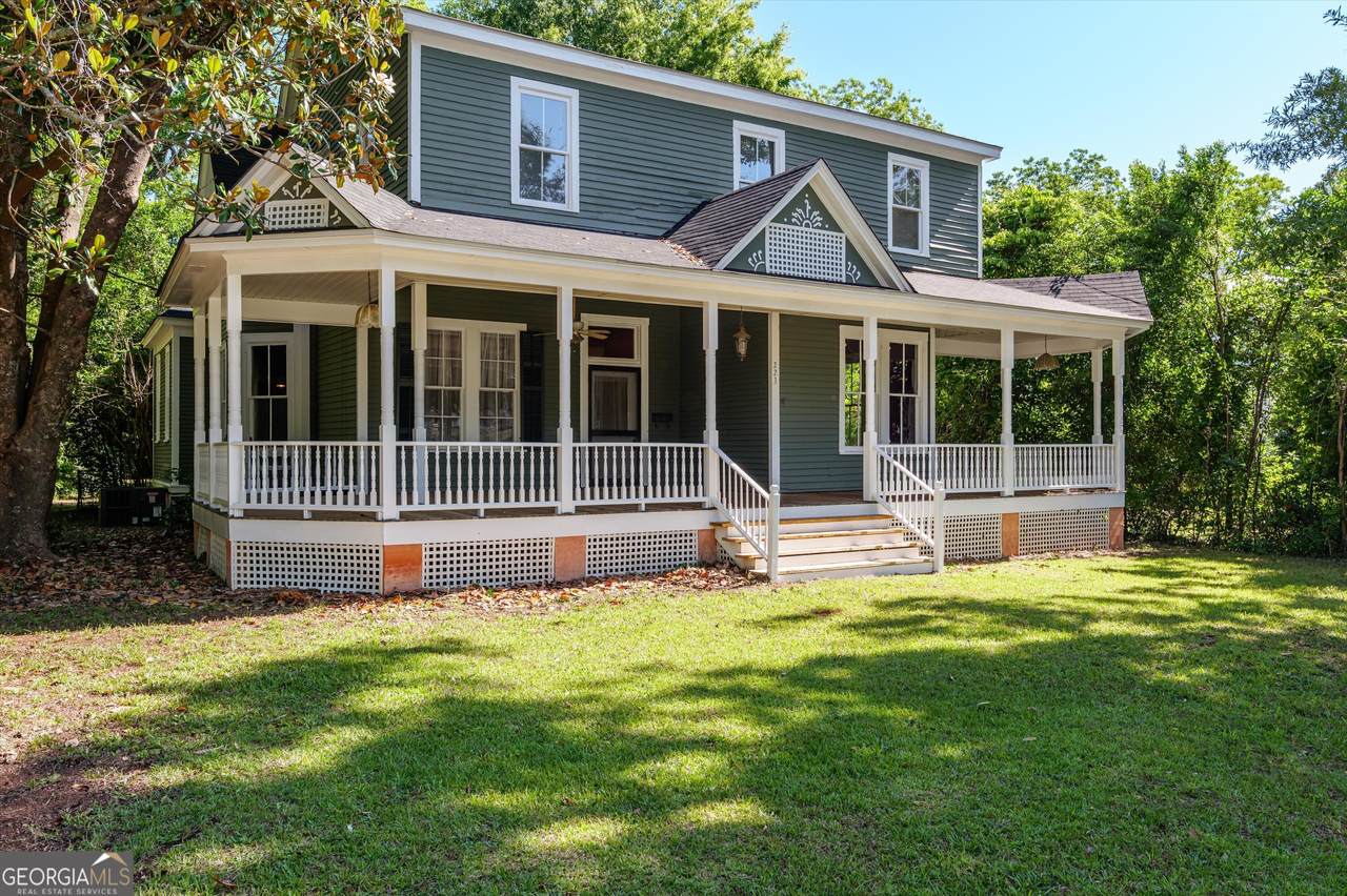 223 Robert Toombs Avenue - Photo 1