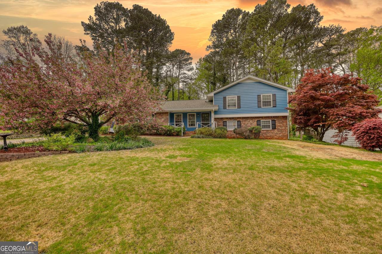 493 James Street - Photo 1