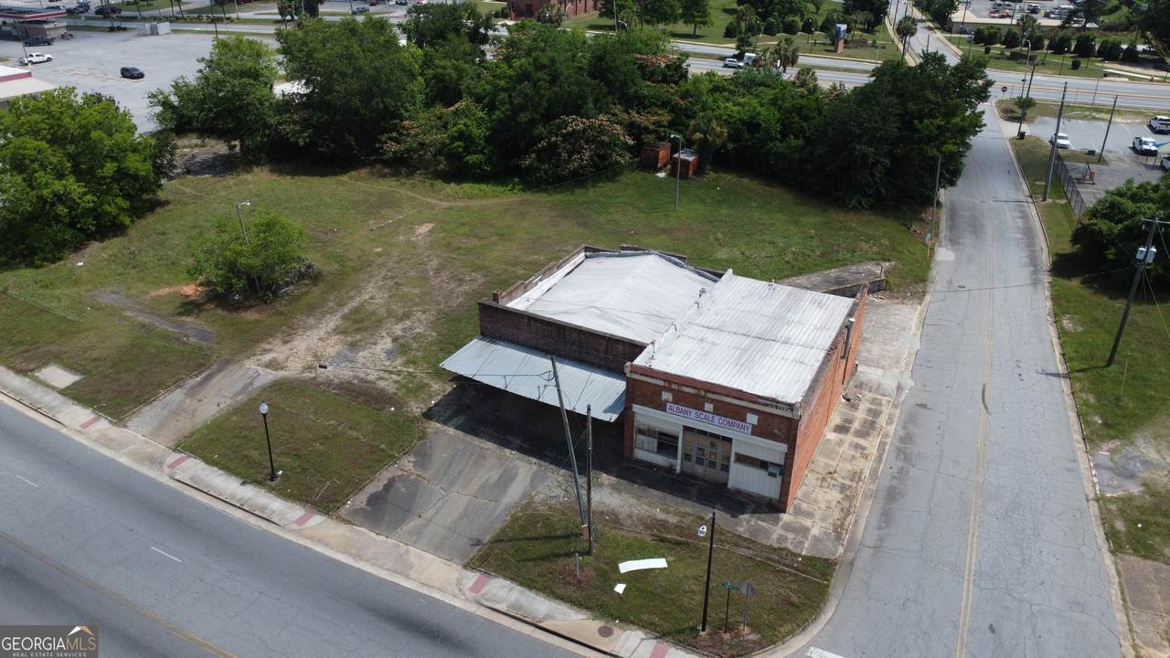 200 Broad Avenue - Photo 1