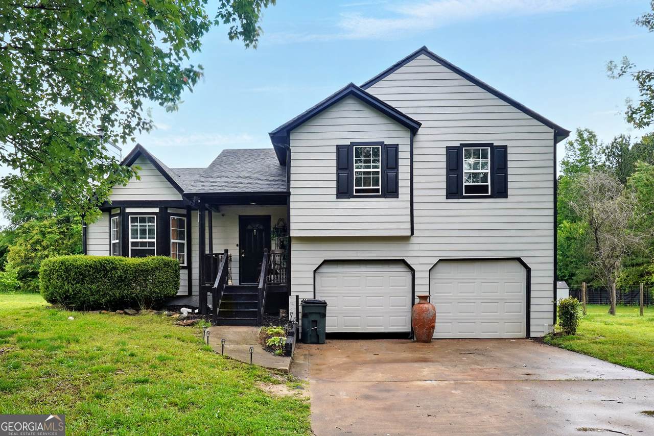 18 Amanda Drive - Photo 1