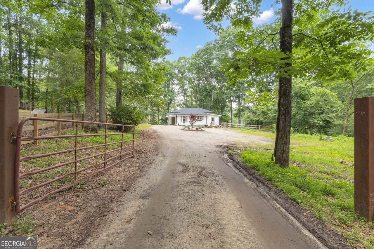 6290 Cascade Palmetto Highway - Photo 1