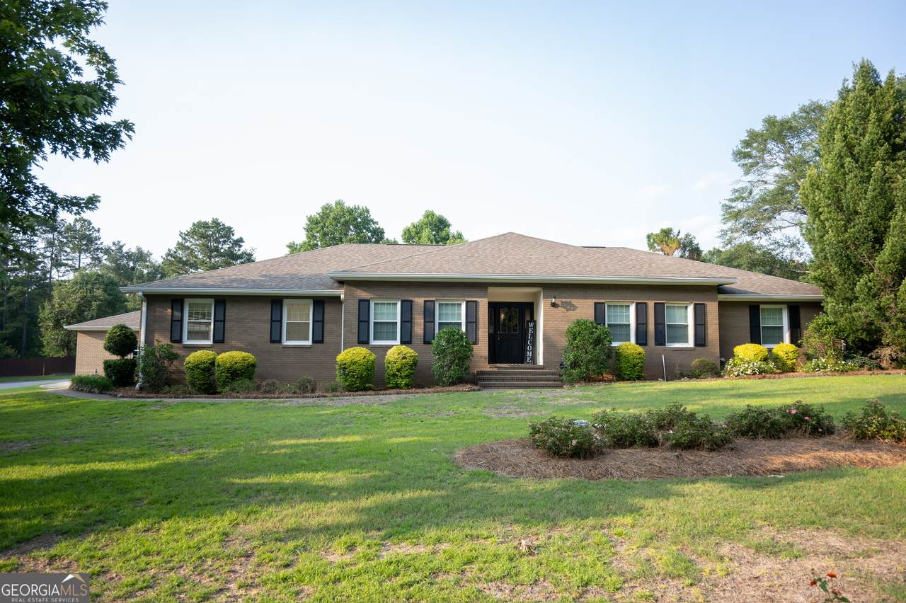 424 Wexford Circle - Photo 1
