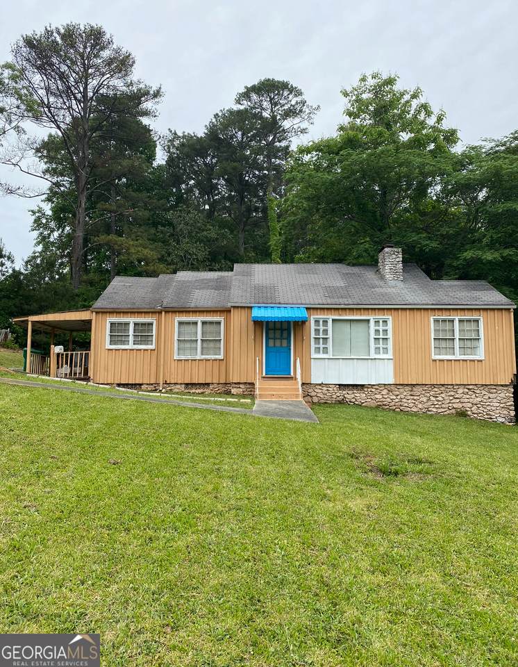 5094 Covington Highway - Photo 1