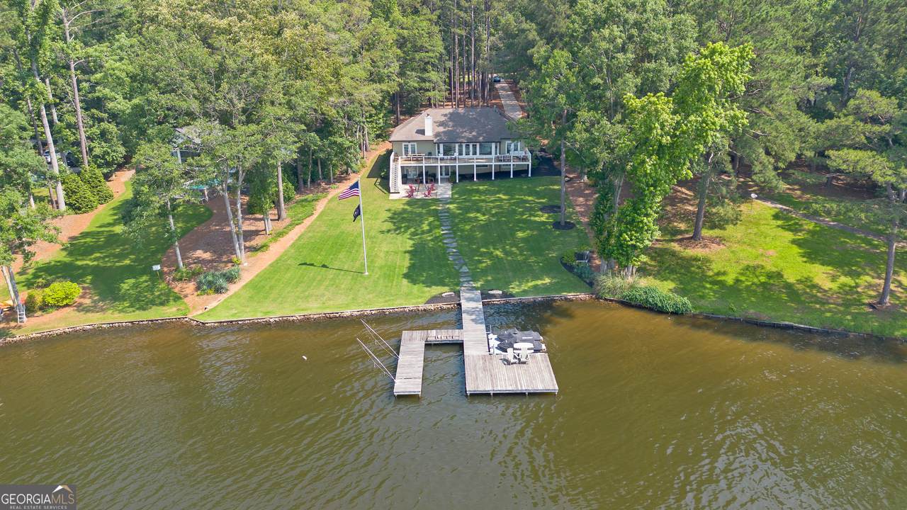 108 Phoenix Drive - Photo 1