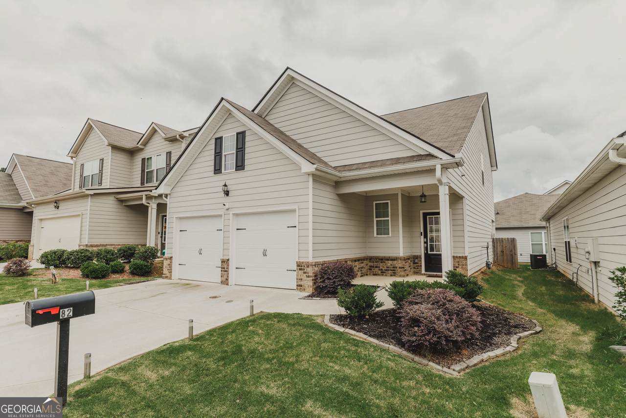 82 Castlemoor Loop - Photo 1