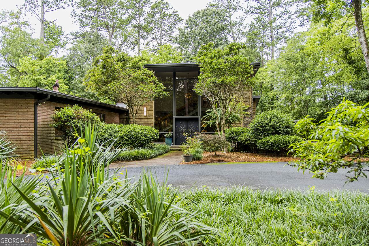 13 Ridgewood Drive - Photo 1