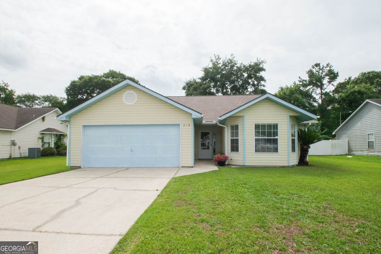 218 Chestnut Court - Photo 1