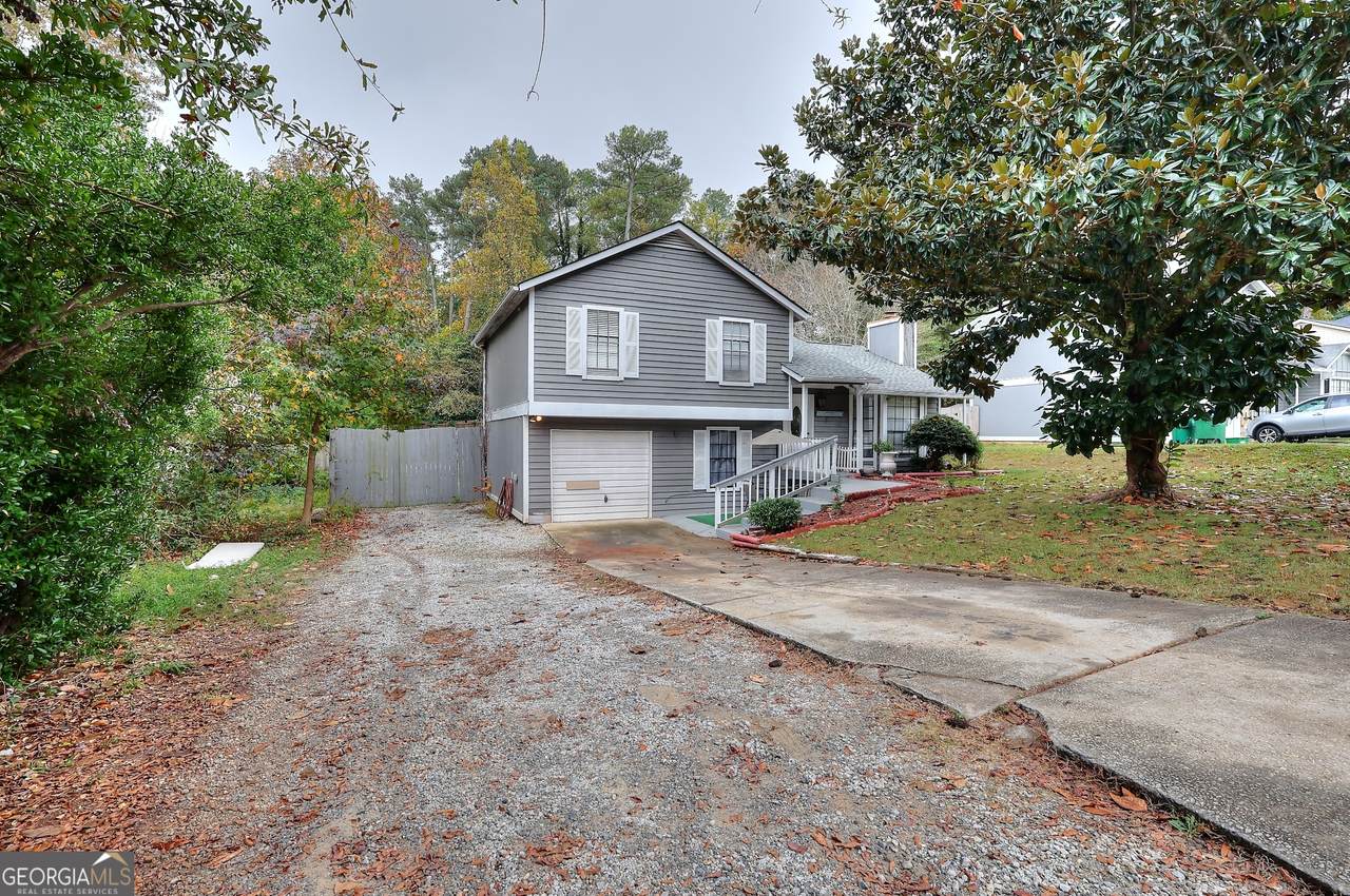 2573 Mistletoe Lane - Photo 1