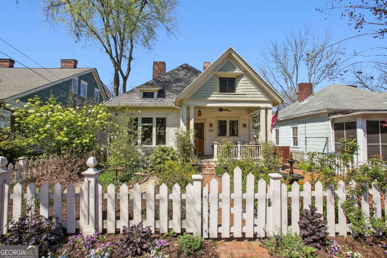 788 Lake Avenue - Photo 1