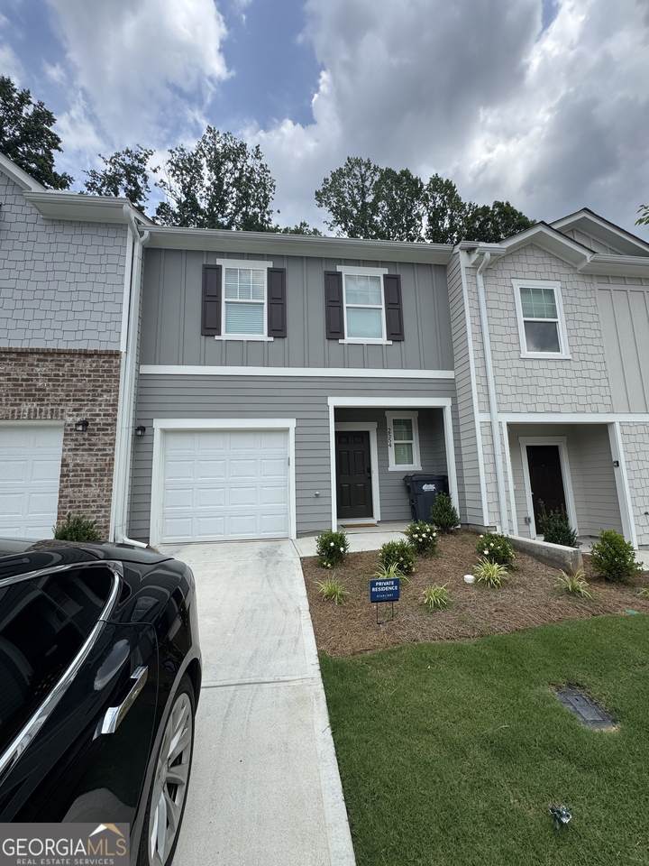 2554 Coventry Street - Photo 1