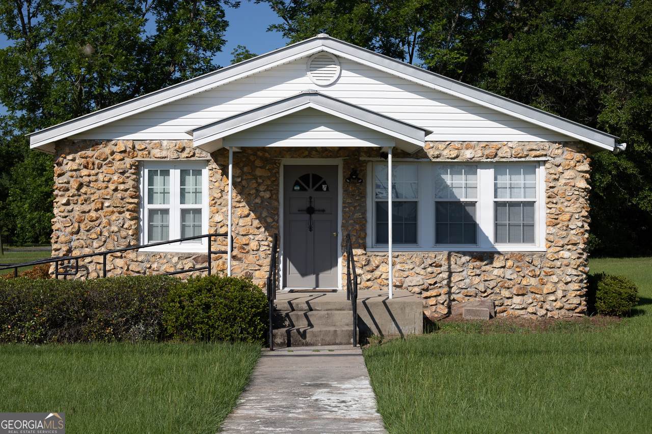 121 Coleman Avenue - Photo 1