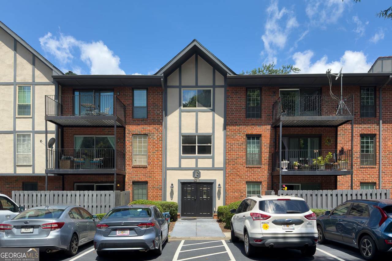 6851 Roswell Road - Photo 1