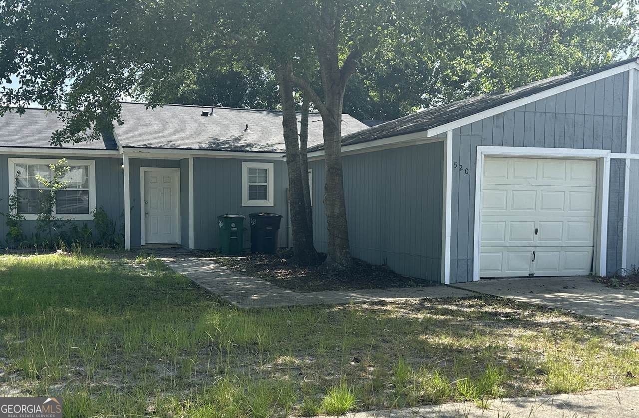 520 Chateau Circle - Photo 1