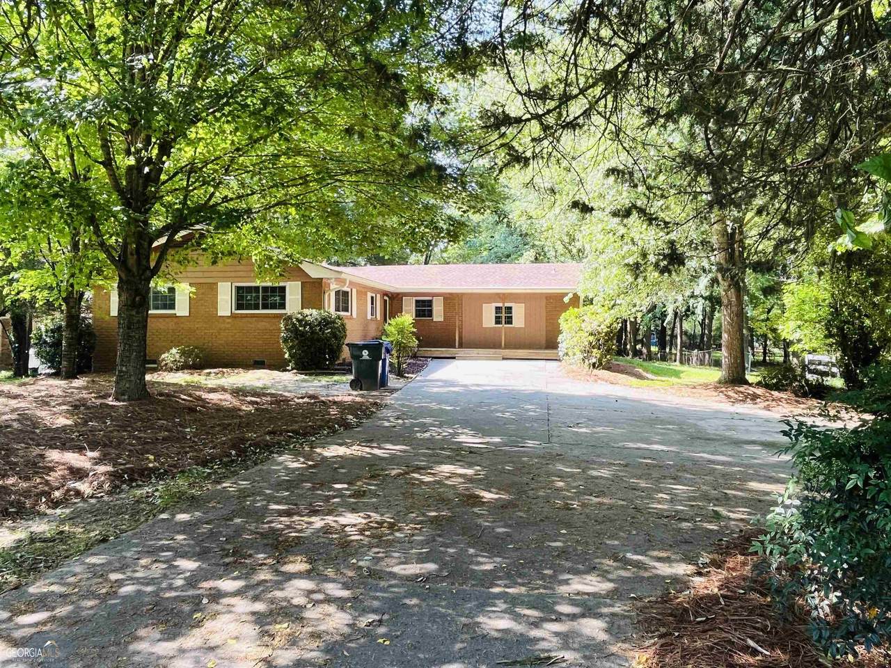 340 Bates Avenue - Photo 1