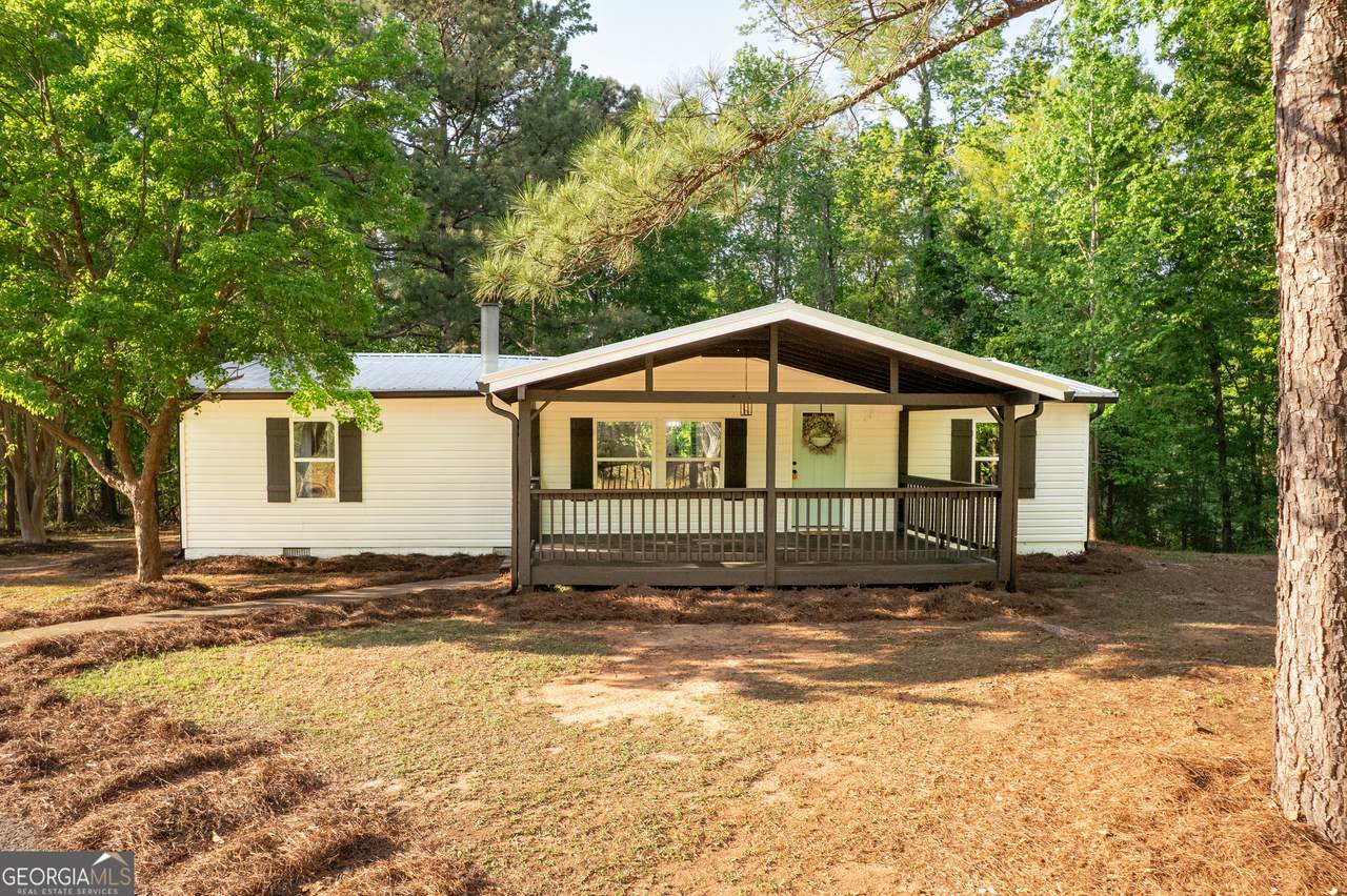 216 Howard Road - Photo 1