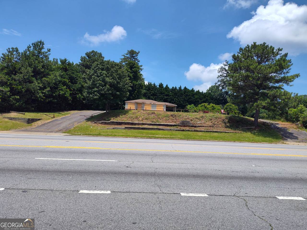 5225 Buford Highway - Photo 1