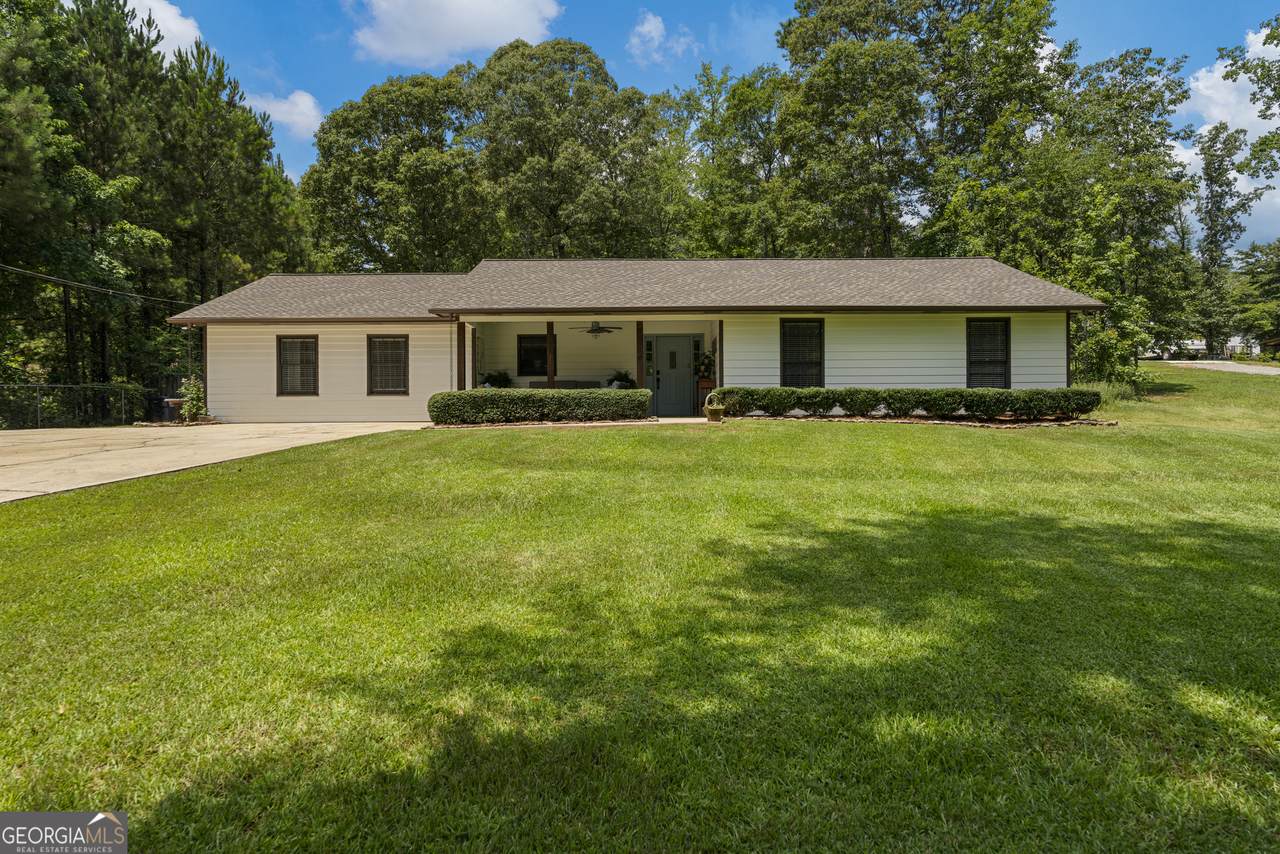 554 Waterview Drive - Photo 1