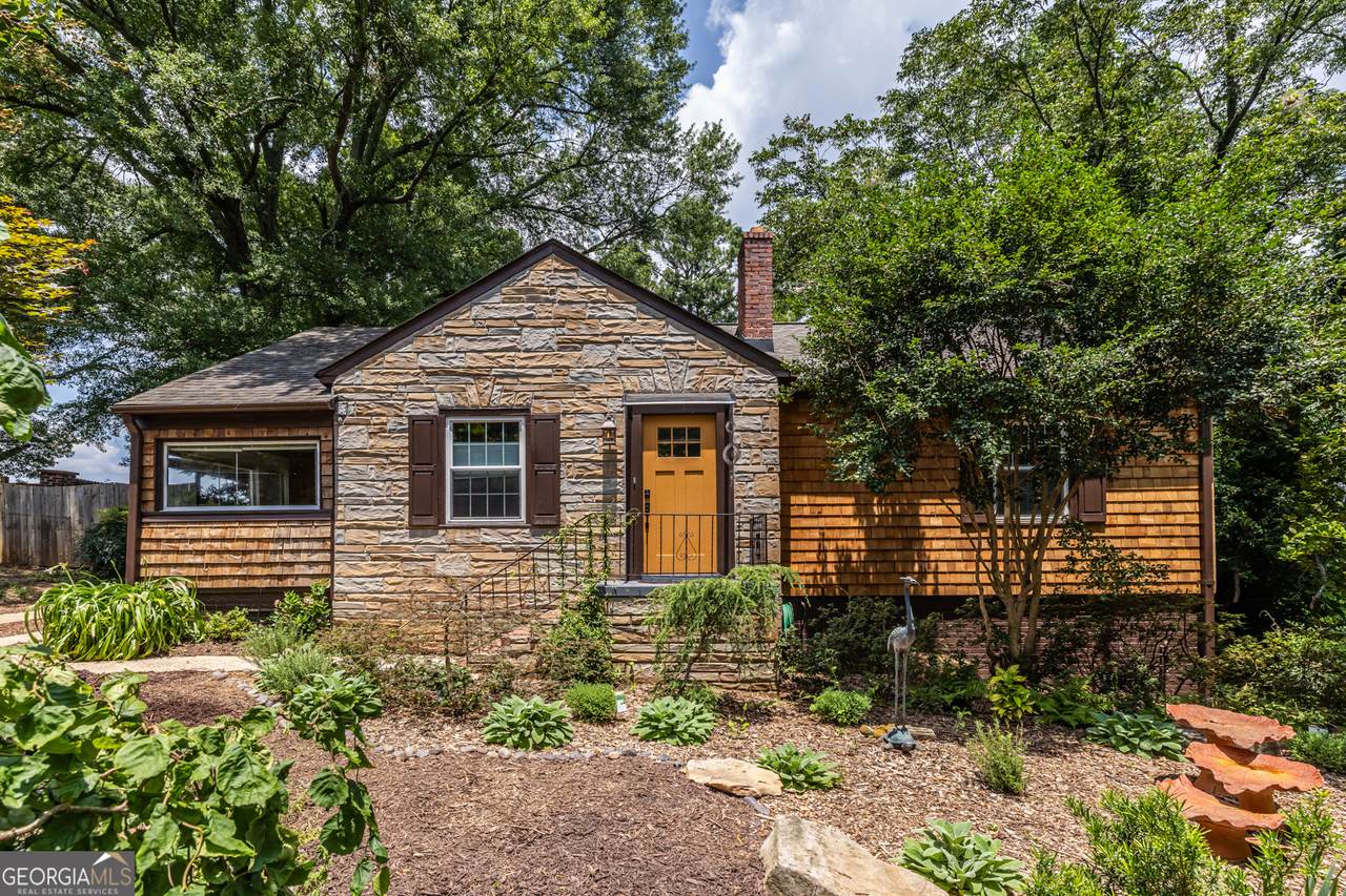 465 Erin Avenue - Photo 1
