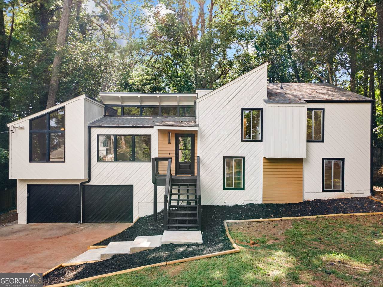 3923 Lookout Point Drive - Photo 1