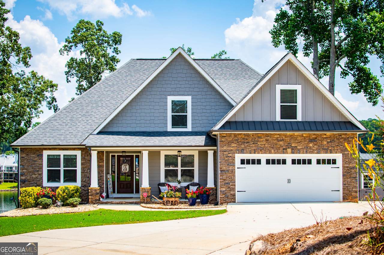 9054 Woodlake Lane - Photo 1