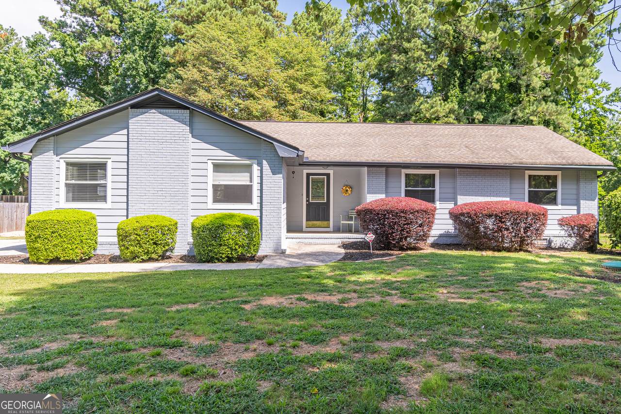 1241 Sommerset Drive - Photo 1