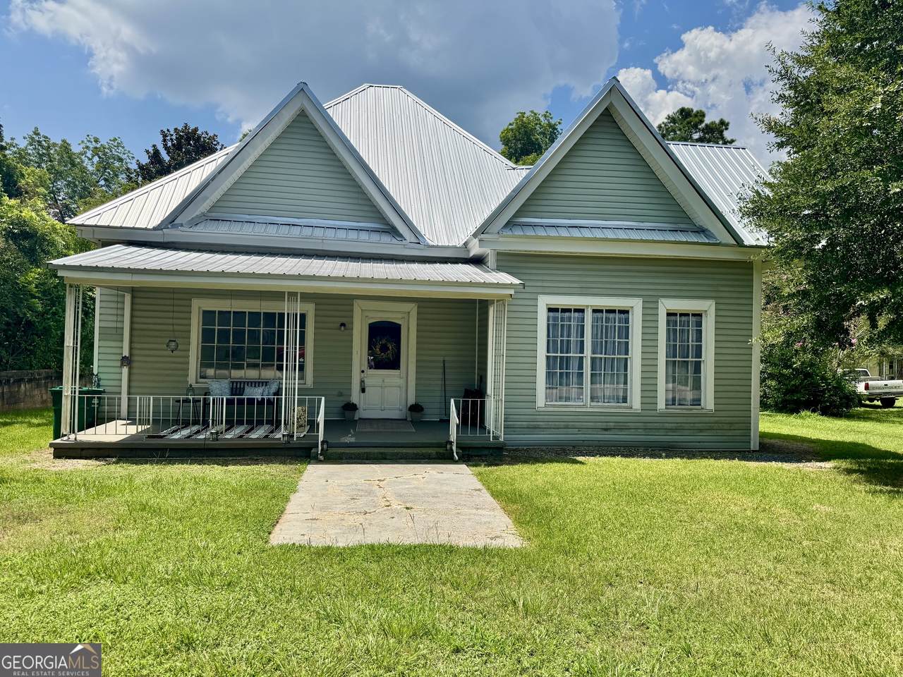 513 College Street - Photo 1